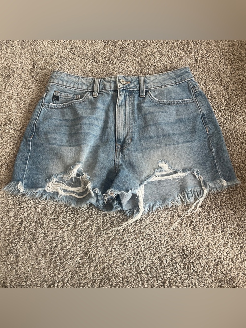 KanCan Ivanna Ultra High Rise Mom Denim Shorts Sz M Distressed Cutoffs 9145M